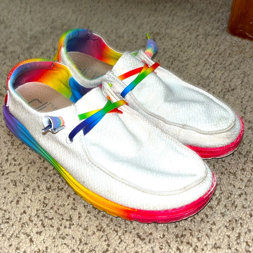 Hey Dude Womens Pride Wendy Size 9